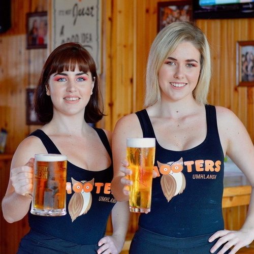 Hooters.jpg