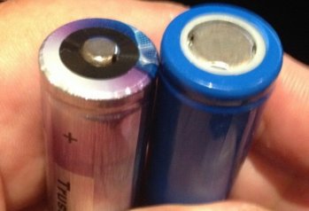 Batteries 002.JPG Batteries 002.JPG
