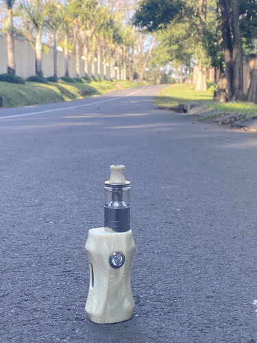 Walk Vape 210608 01.jpg