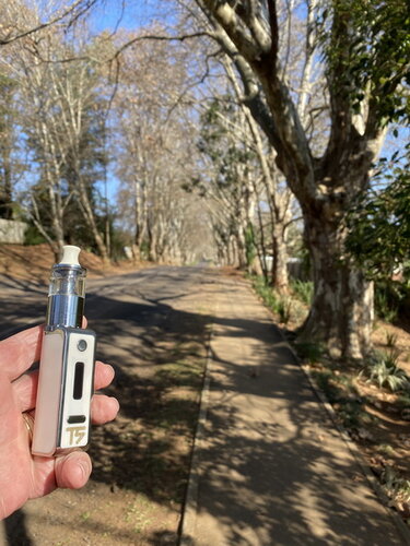 Walk Vape 210619 04.jpg