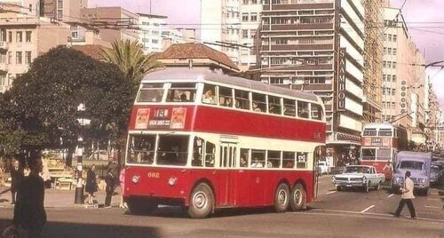 Double-decker bus.jpg
