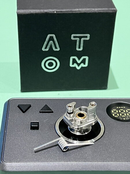 Atom 2.jpg