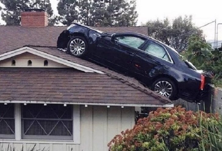 Car on roof.JPG