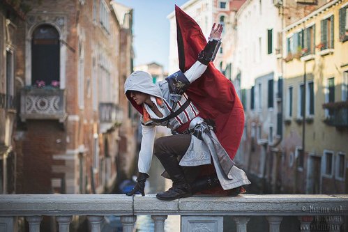 Ezio-LeonChiroCosplayArt.jpg