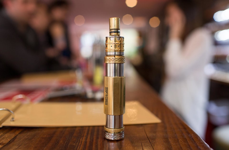 140710-electronic-cigarette-inline3_9af91ea58624bc4439f885e12717e638.nbcnews-ux-960-700.jpg
