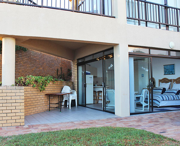 Pet-friendly-WestCoastWay_GracesGetaway.jpg
